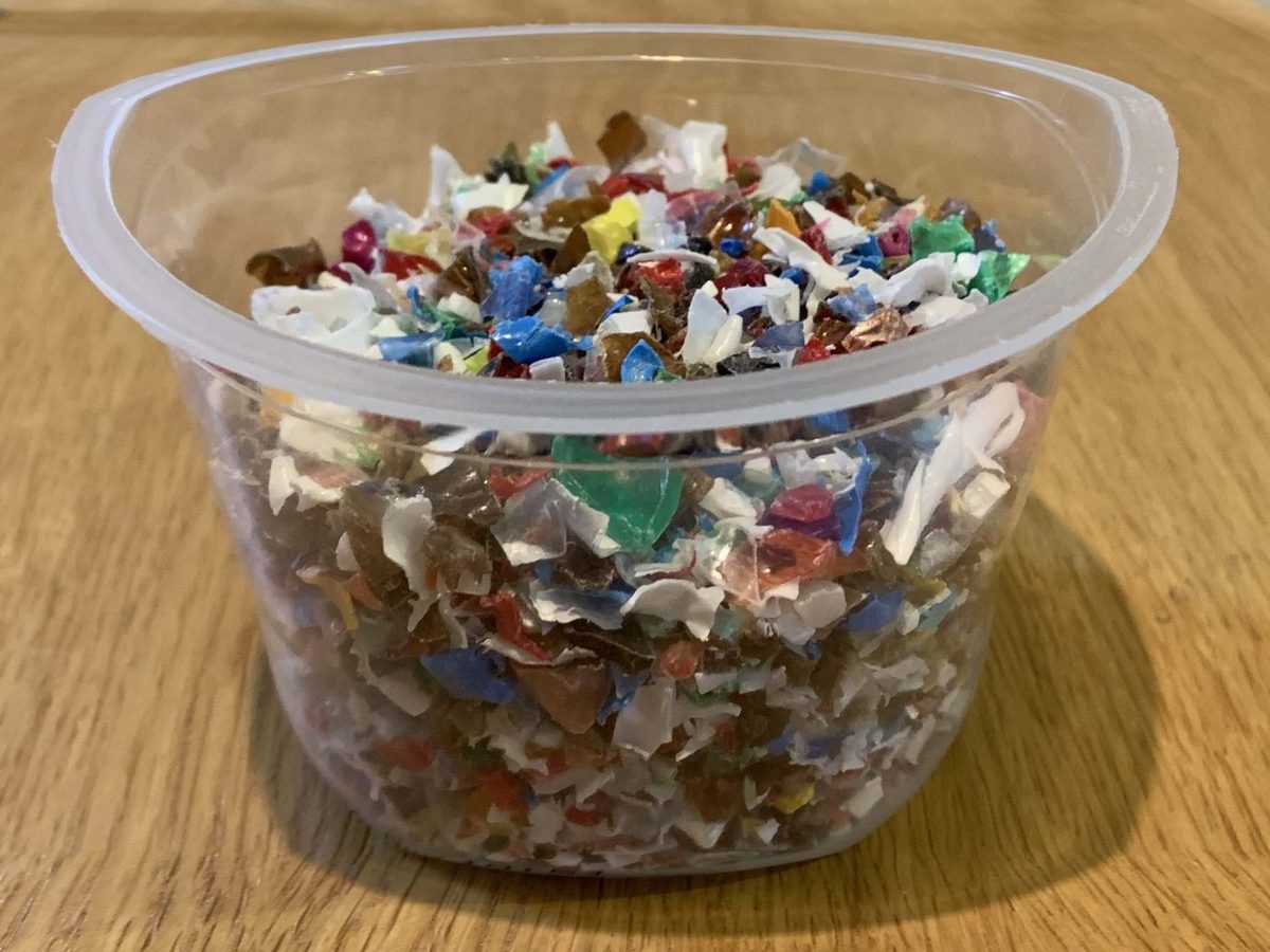PET flakes